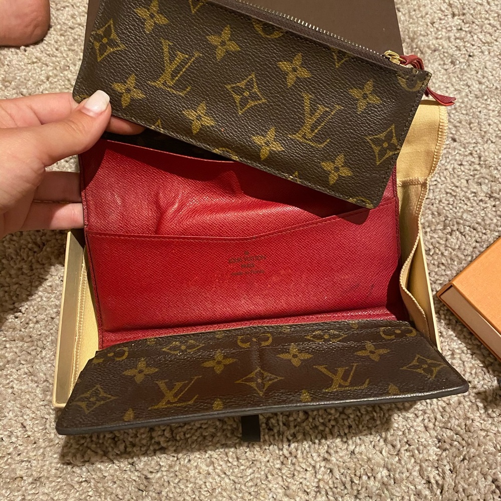 Louis Vuitton Wallet - Picture 4 of 4